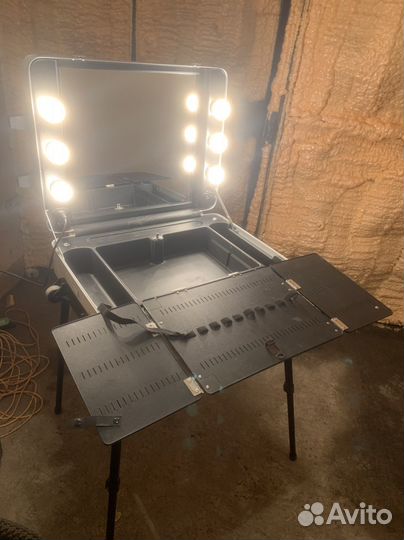 Студия-чемодан, бьюти кейс, переносной бьюти бар