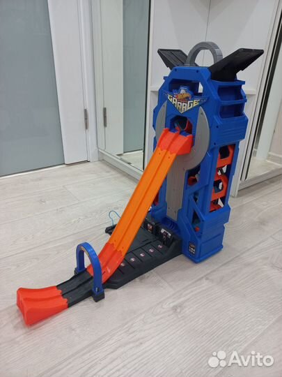 Трек хот вилс (гараж)