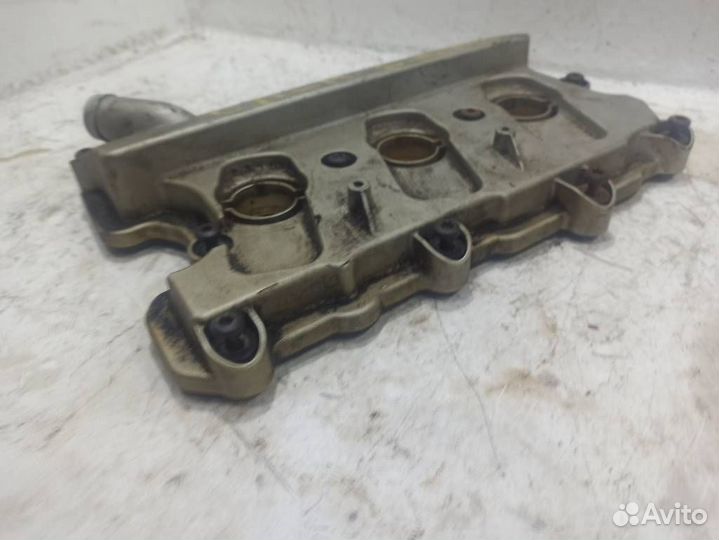 Крышка клапанная 06E103472N