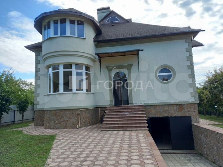 Дом 420 м² на участке 12 сот.