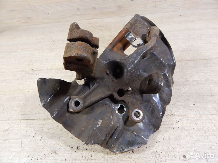 Кулак поворотный передний левый Bmw e46