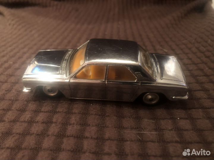 Модель автомобиля Газ. Горький Волга 4-ех фарная