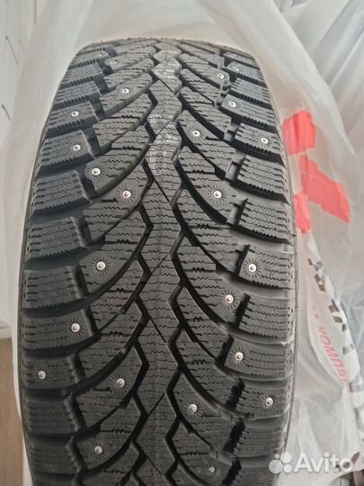 Pirelli Formula Ice 215/55 R17 98