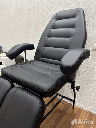 Педикюрное кресло, кушетка