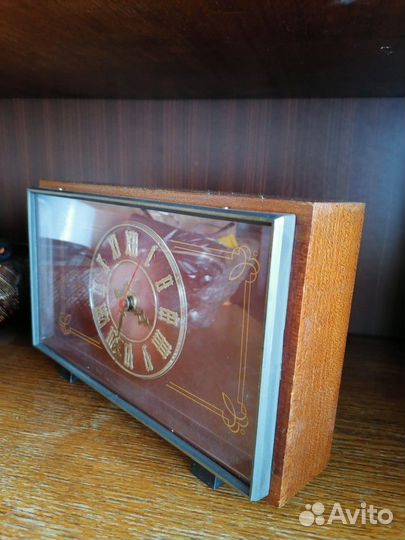 Настольные часы