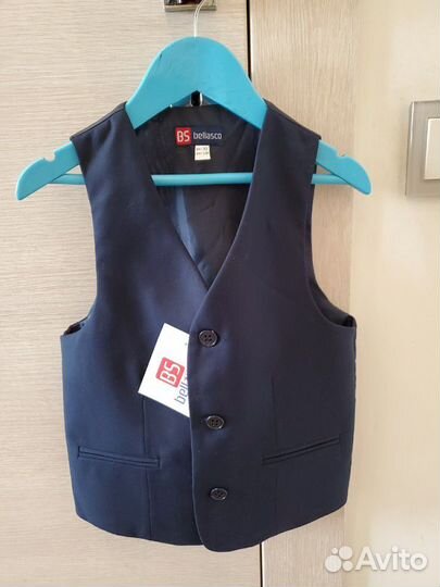 Новый костюм-тройка для школьника