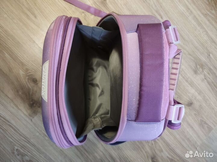 Школьный ортопедический ранец с канцтоварами