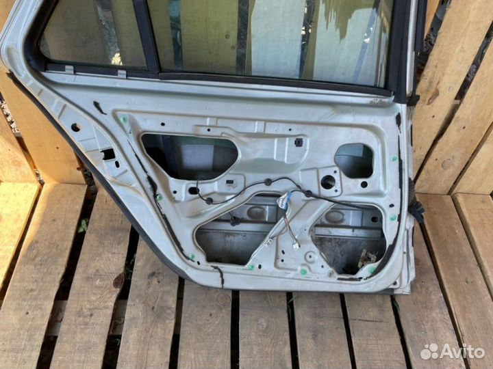 Дверь задняя левая Renault Laguna 2 K4M 2003