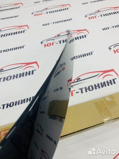 Спойлер на заднее стекло Мерседес С205 черный