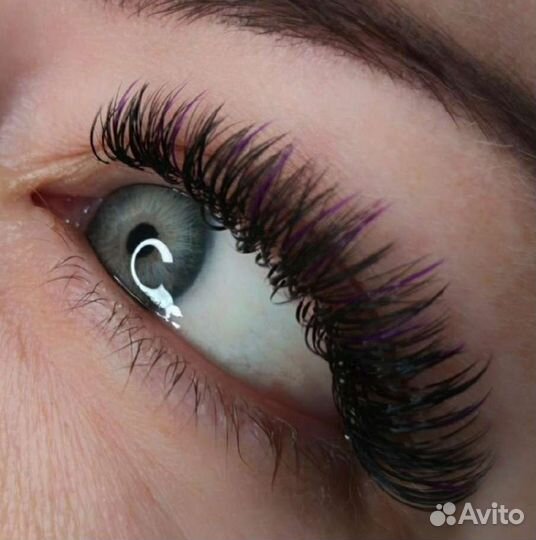 Наращивание ресничек, оформление бровей