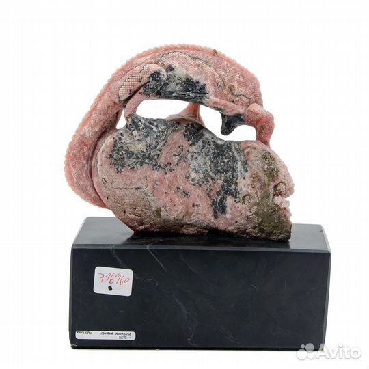 Скульптура из родонита Игуана, Испания