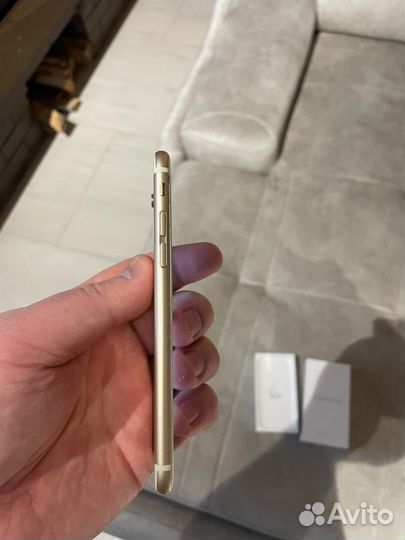 iPhone 6S, 64 ГБ