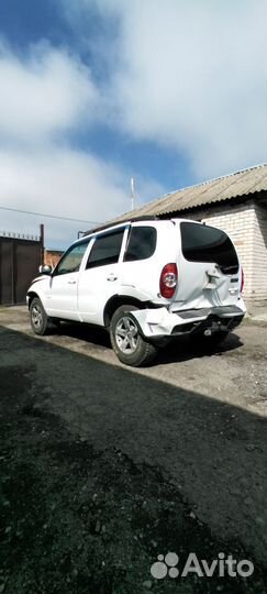 Chevrolet Niva 1.7 МТ, 2016, битый, 240 000 км