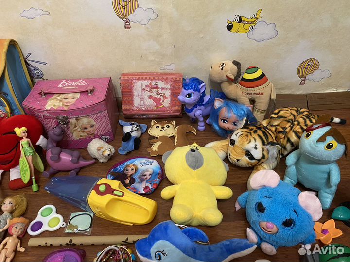 Игрушки и аксессуары для девочки