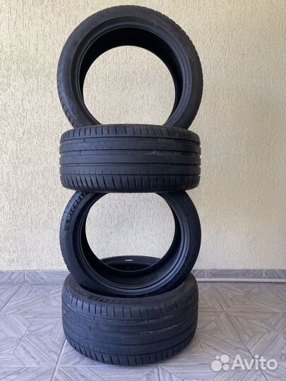 Michelin Pilot Sport 4 225/45 R18 и 255/40 R18 99Y