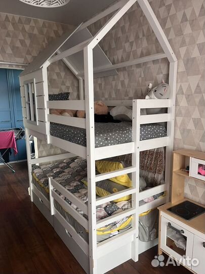 Детская кроватка, двухъярусная