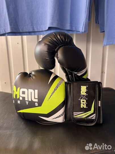 Боксерские перчатки