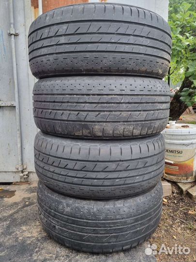Bridgestone Playz PX-RV 215/50 R17 95