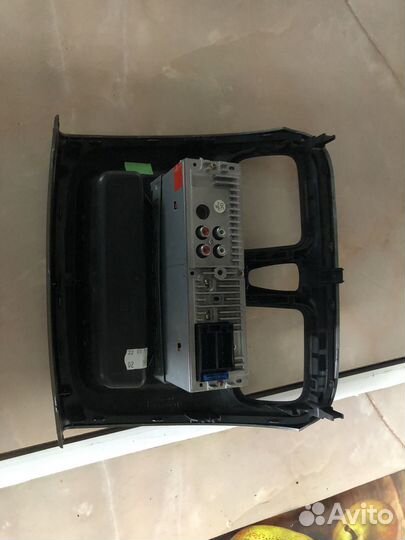 Рамка для магнитолы renault logan 2