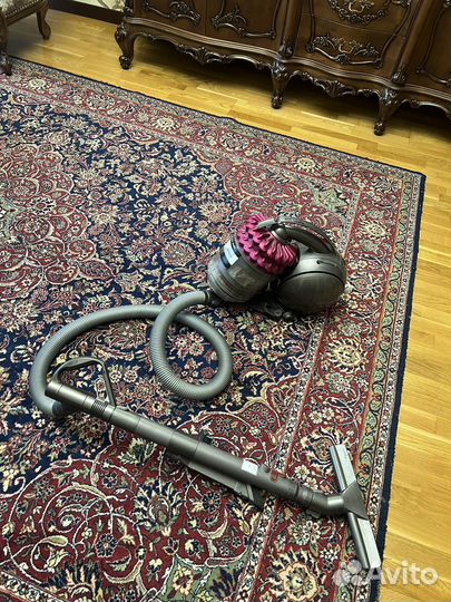 Пылесос Dyson dc52
