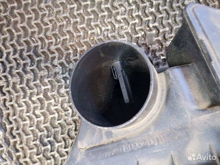 Корпус воздушного фильтра Lexus ES, 2010