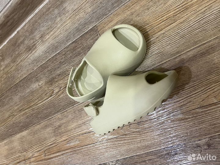 Обувь для девочки 23