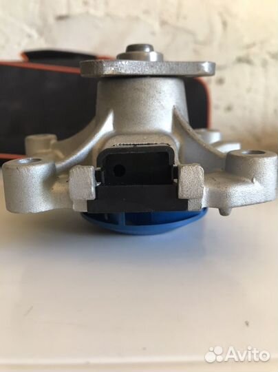 Помпа peugeot 308