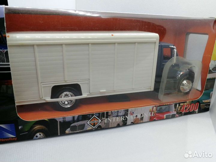 Модель international 4200i 1/43