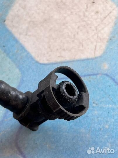 Трубка вакуумная 03F133366B