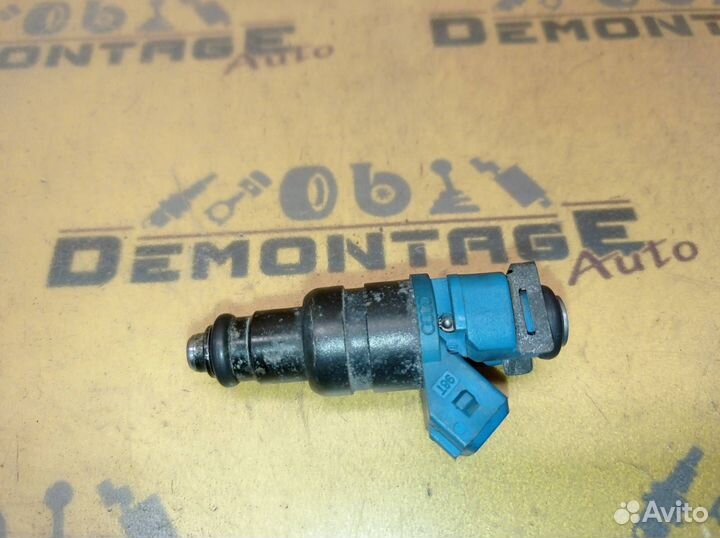 Форсунка топливная 1.6 VW Passat B5 A4 B5