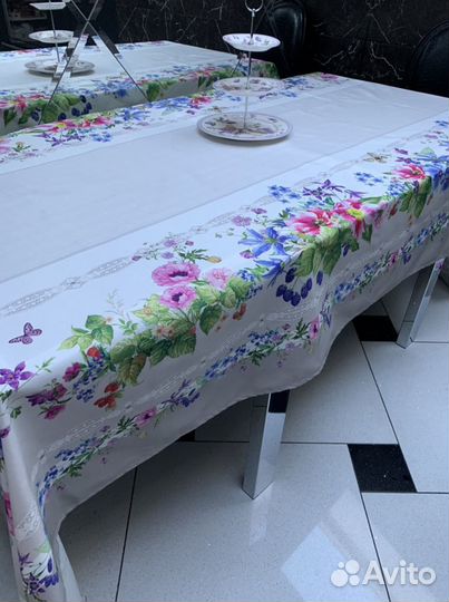 Скатерть с цветами на очень большой стол