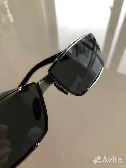Очки солнцезащитные
