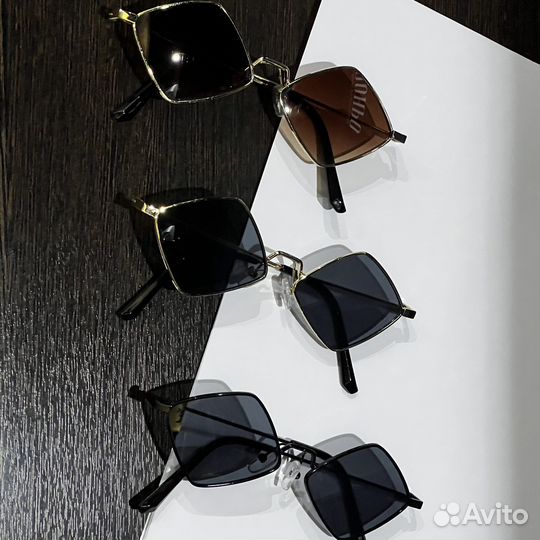 Очки солнцезащитные