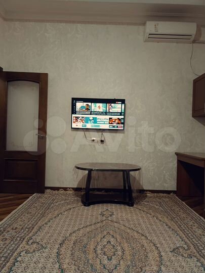 2-к. квартира, 42 м², 1/9 эт.