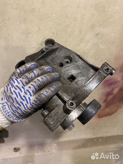 Кронштейн насоса кондиционера bmw e46 m43b19