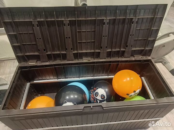 Ящик пластиковый с крышкой