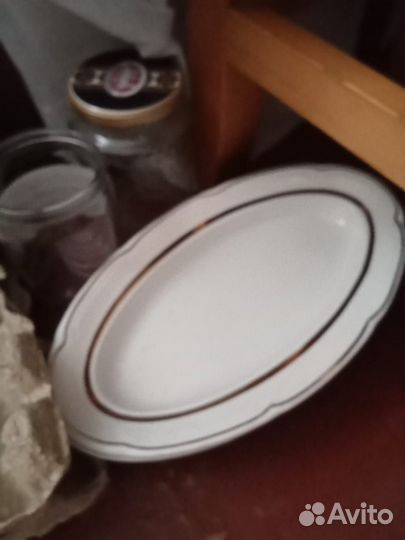 Посуда, тарелки. Банки