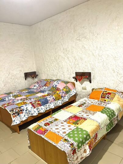 Комната 33 м² в 4-к., 1/3 эт.