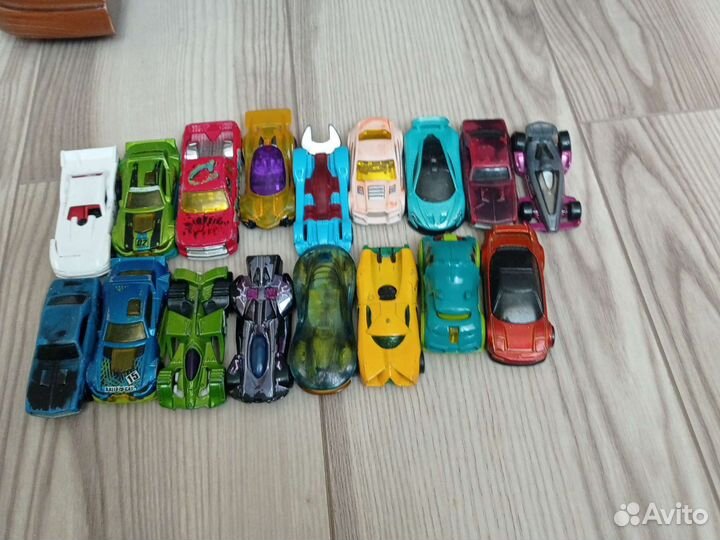Детские машинки hotwheels