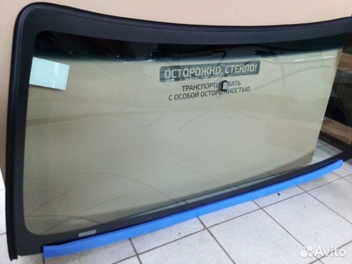 Стекло лобовое Ford Excursion 4D utility 2000-2006