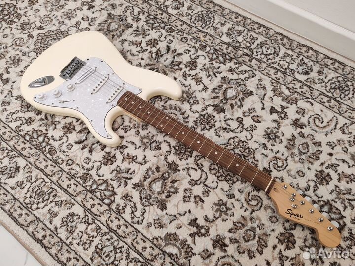 Fender squier bullet white +бридж рельса