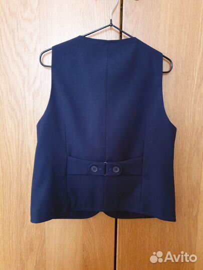 Продам жилет школьный