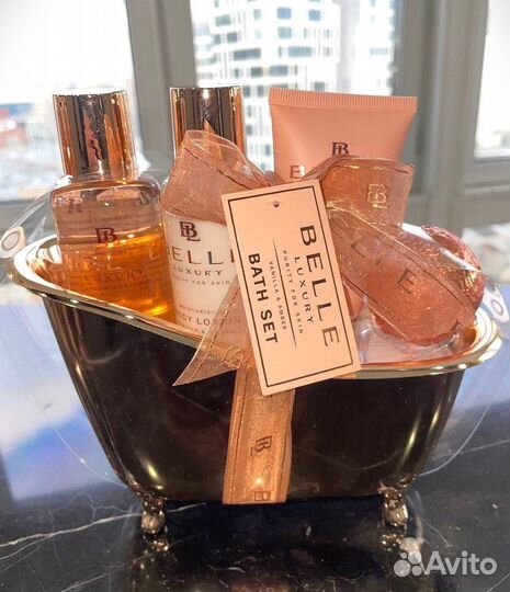 Подарочный Бокс косметики набор подарочный