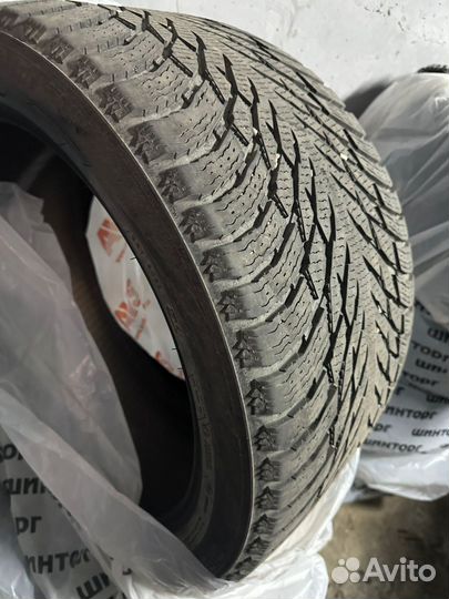 Nokian Tyres Hakkapeliitta R3 SUV 315/35 R20 и 275/40 R20 110T