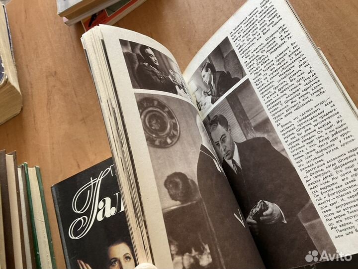 Истории жизни актер В. Тихонов, летчица М. Попович