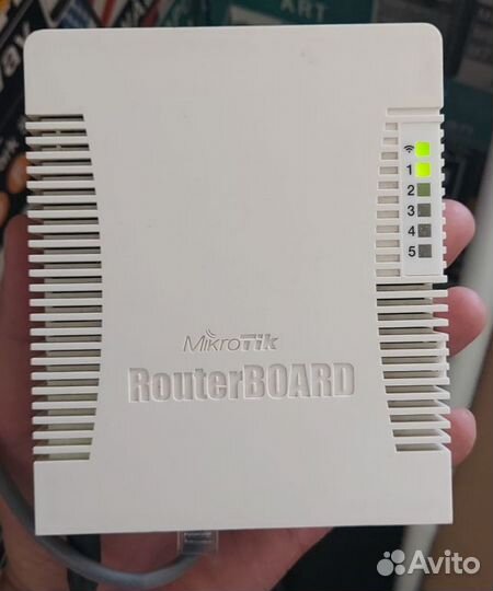 Wi-Fi роутер MikroTik RB951Ui-2HnD