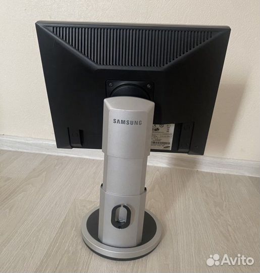 Монитор 17 дюймов