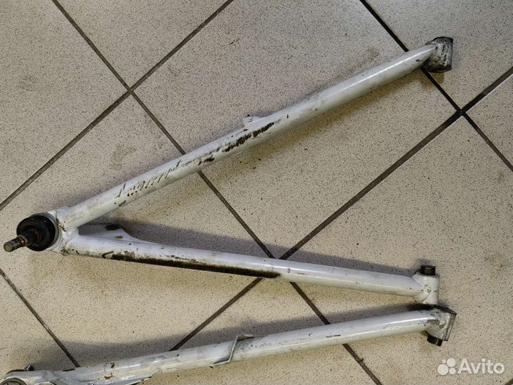 Рычаг нижний правый BRP ski-doo Summit