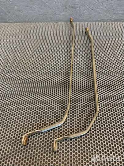 Крепление топливного бака Bmw 335 Xi E92 N54 2007