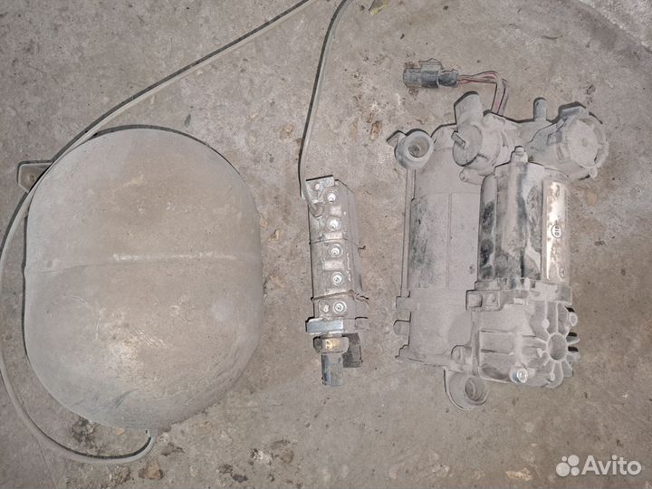 Компрессор пневмоподвески mercedes w220